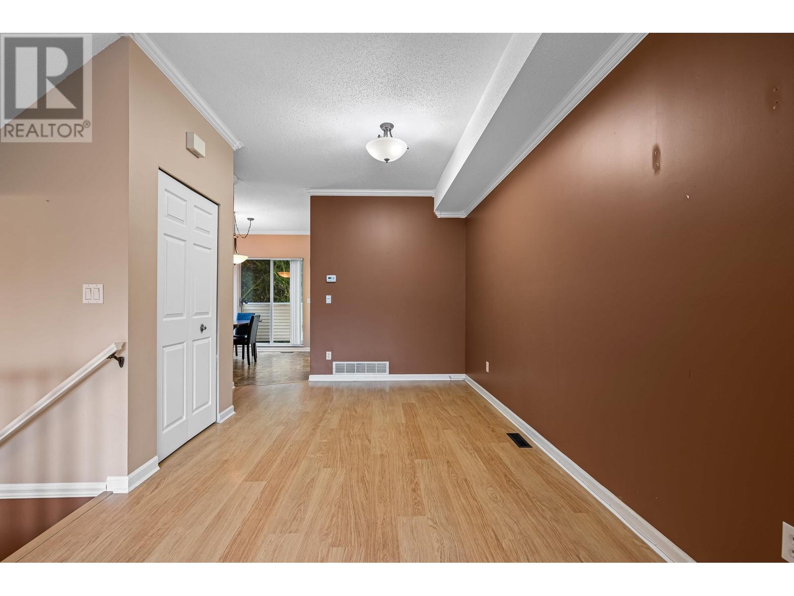 Listing Picture 8 of 40 : 89 6700 RUMBLE STREET, Burnaby / 本拿比 - 魯藝地產 Yvonne Lu Group - MLS Medallion Club Member