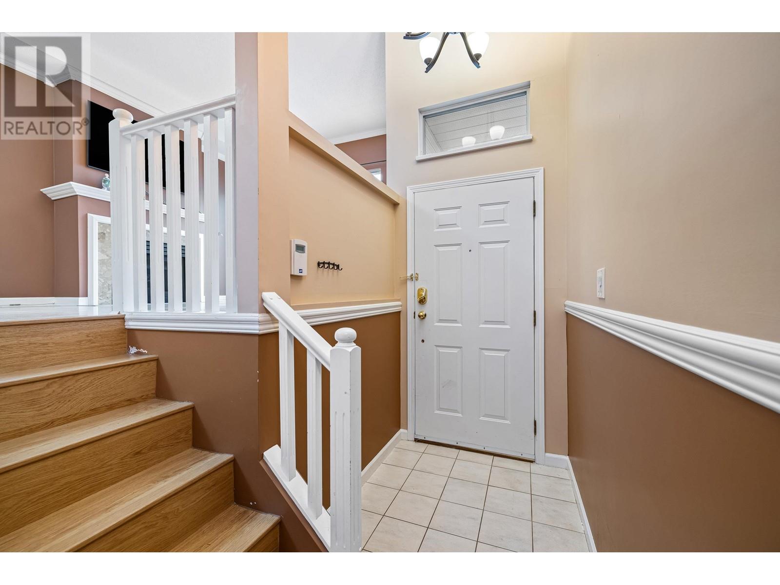 Listing Picture 3 of 40 : 89 6700 RUMBLE STREET, Burnaby / 本拿比 - 魯藝地產 Yvonne Lu Group - MLS Medallion Club Member