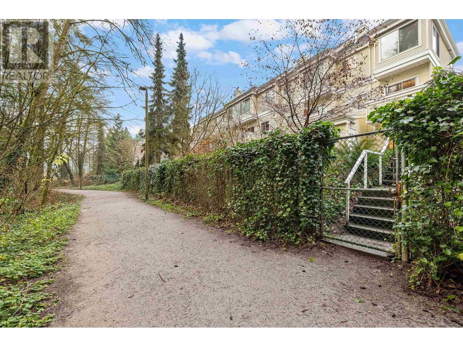 Listing Picture 29 of 40 : 89 6700 RUMBLE STREET, Burnaby / 本拿比 - 魯藝地產 Yvonne Lu Group - MLS Medallion Club Member