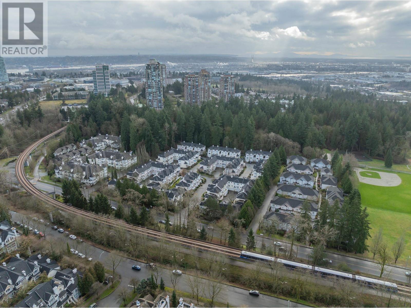 Listing Picture 39 of 40 : 89 6700 RUMBLE STREET, Burnaby / 本拿比 - 魯藝地產 Yvonne Lu Group - MLS Medallion Club Member