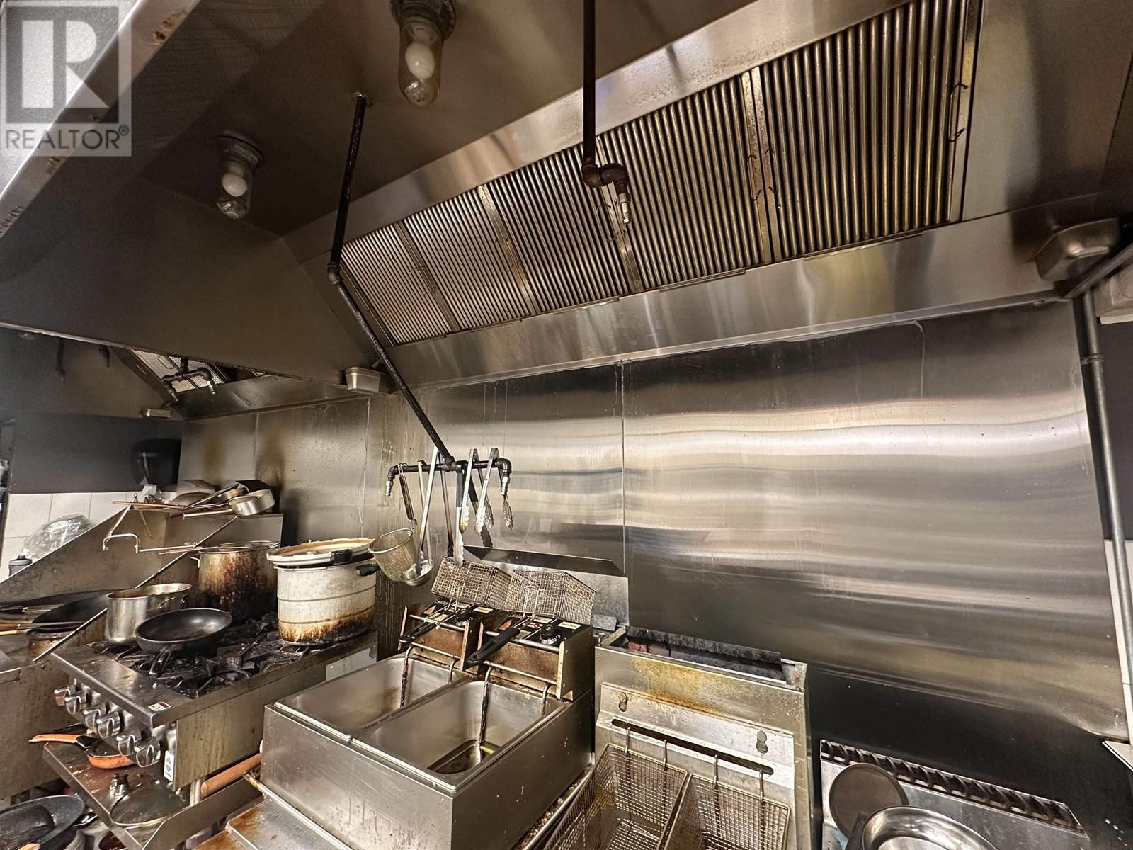 Listing Picture 5 of 6 : 2110 8391 ALEXANDRA ROAD, Richmond / 烈治文 - 魯藝地產 Yvonne Lu Group - MLS Medallion Club Member