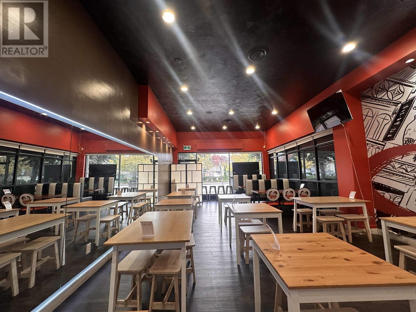 Listing Picture 6 of 6 : 2110 8391 ALEXANDRA ROAD, Richmond / 烈治文 - 魯藝地產 Yvonne Lu Group - MLS Medallion Club Member