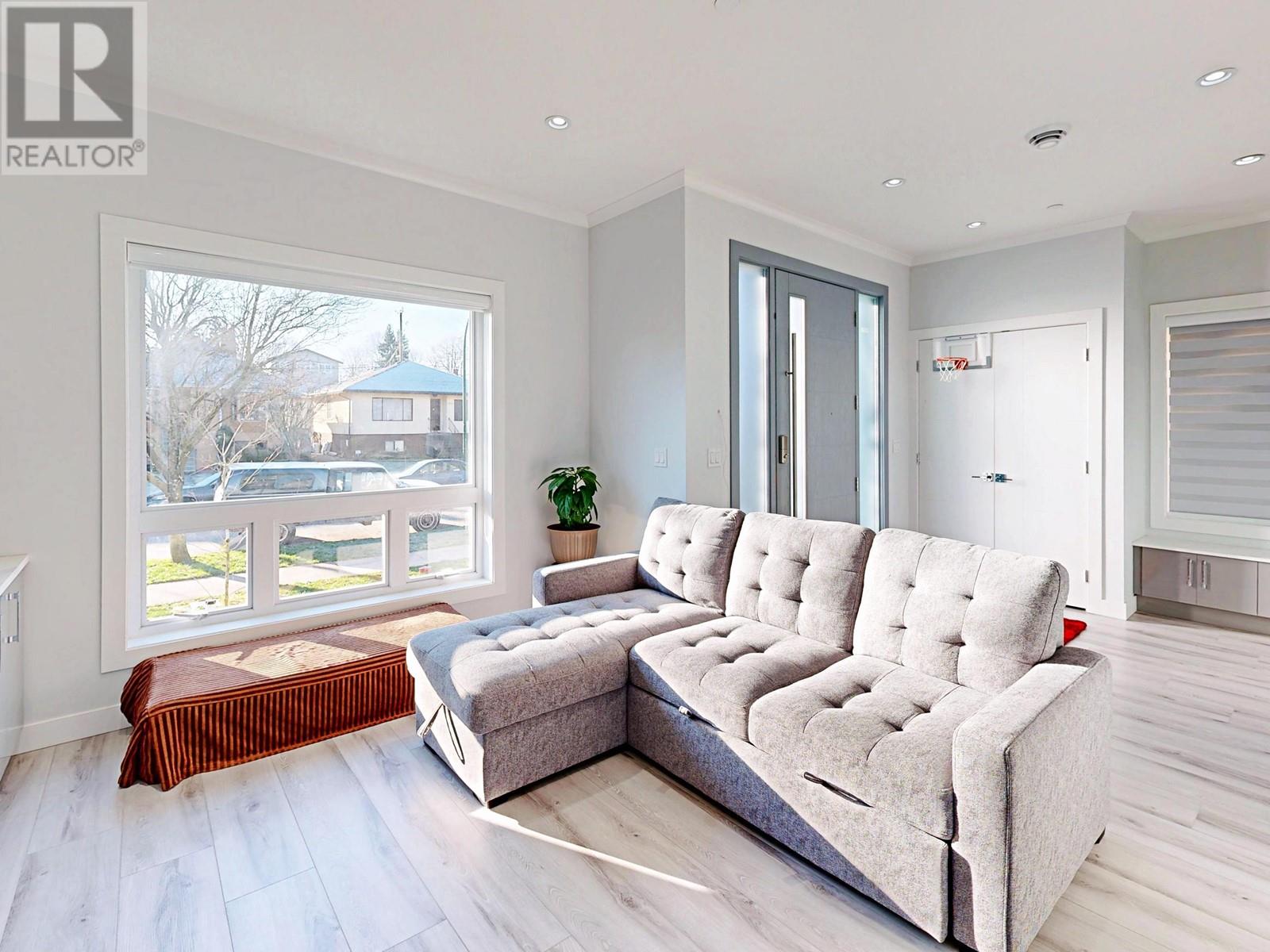 2577 Parker Street, Vancouver, British Columbia  V5K 2T2 - Photo 7 - R2957742