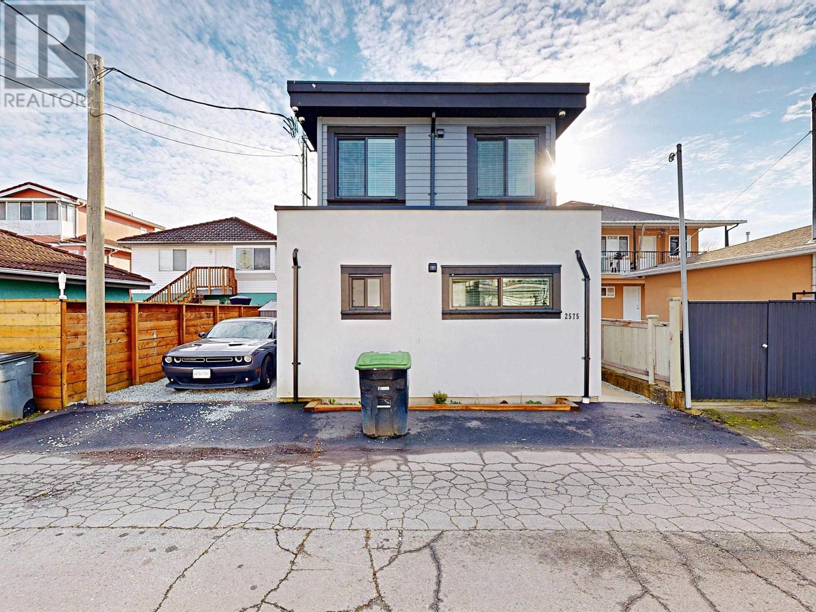 Property at 2577 PARKER STREET image 5