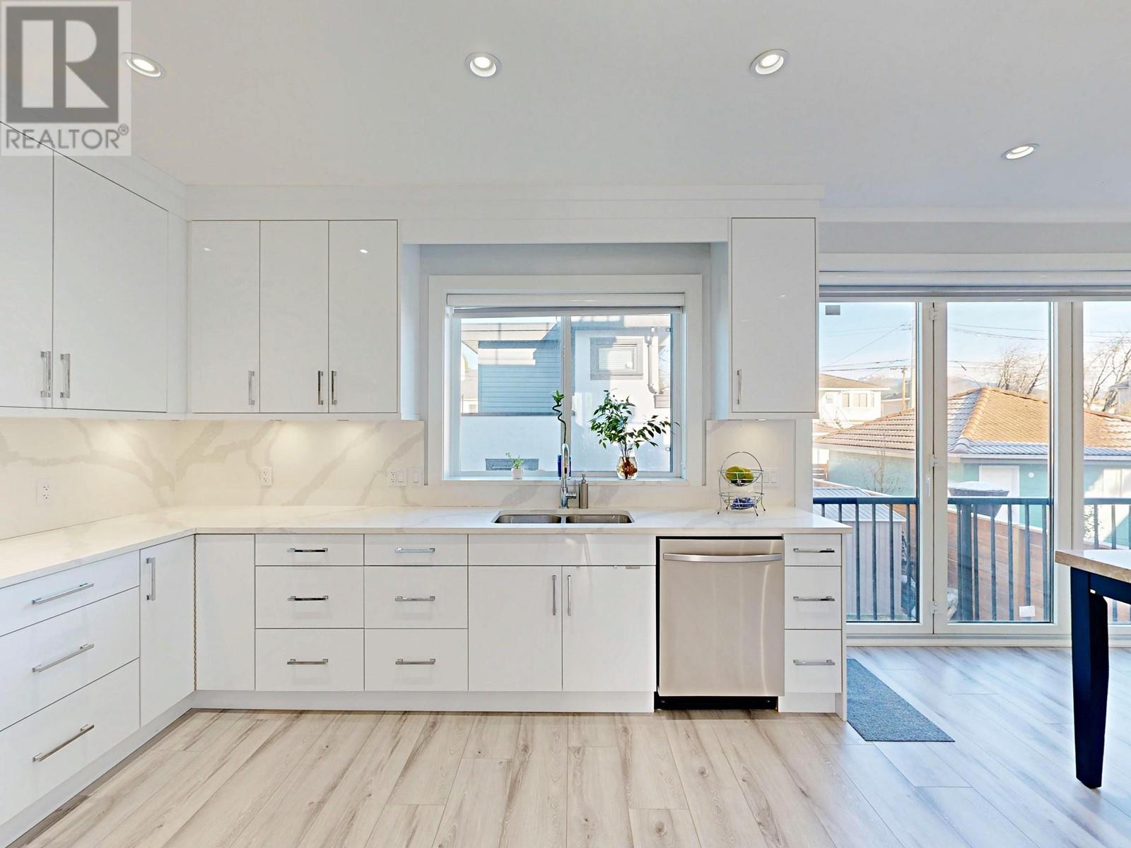 2577 Parker Street, Vancouver, British Columbia  V5K 2T2 - Photo 9 - R2957742