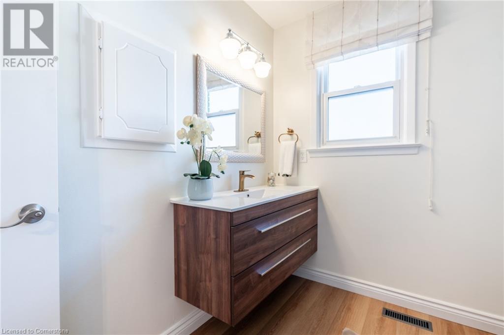 586 Renforth Drive Unit# 40, Etobicoke, Ontario  M9C 2N5 - Photo 11 - 40692670