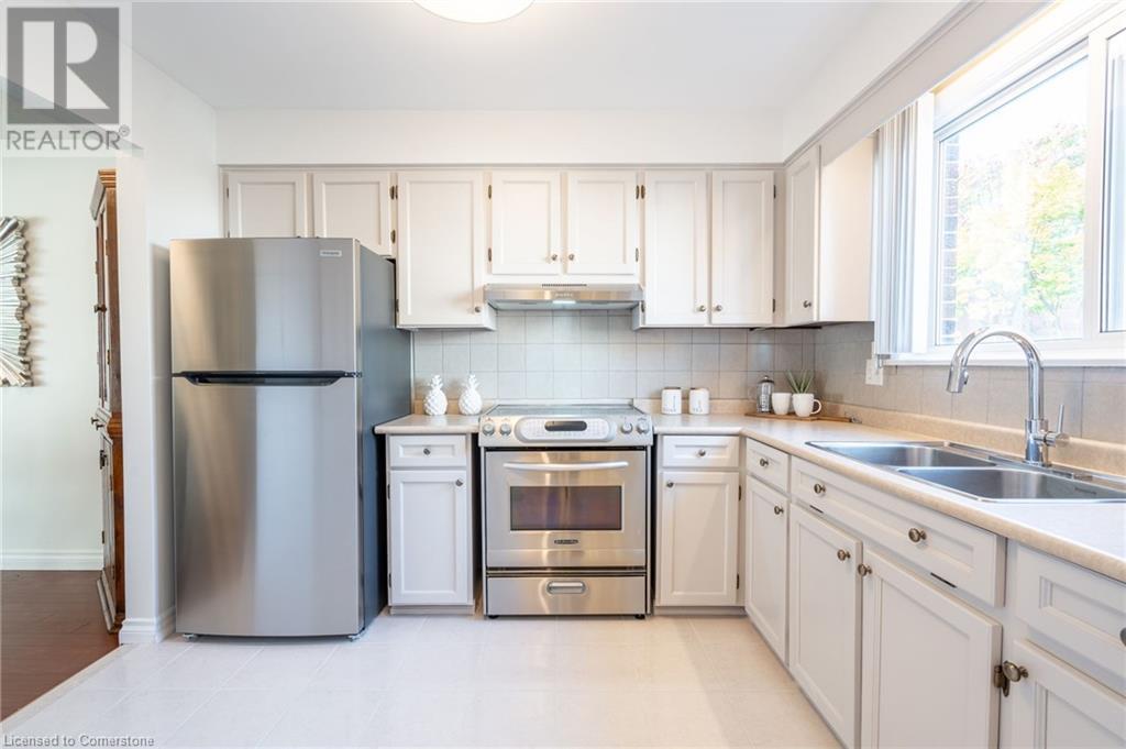 586 Renforth Drive Unit# 40, Etobicoke, Ontario  M9C 2N5 - Photo 5 - 40692670