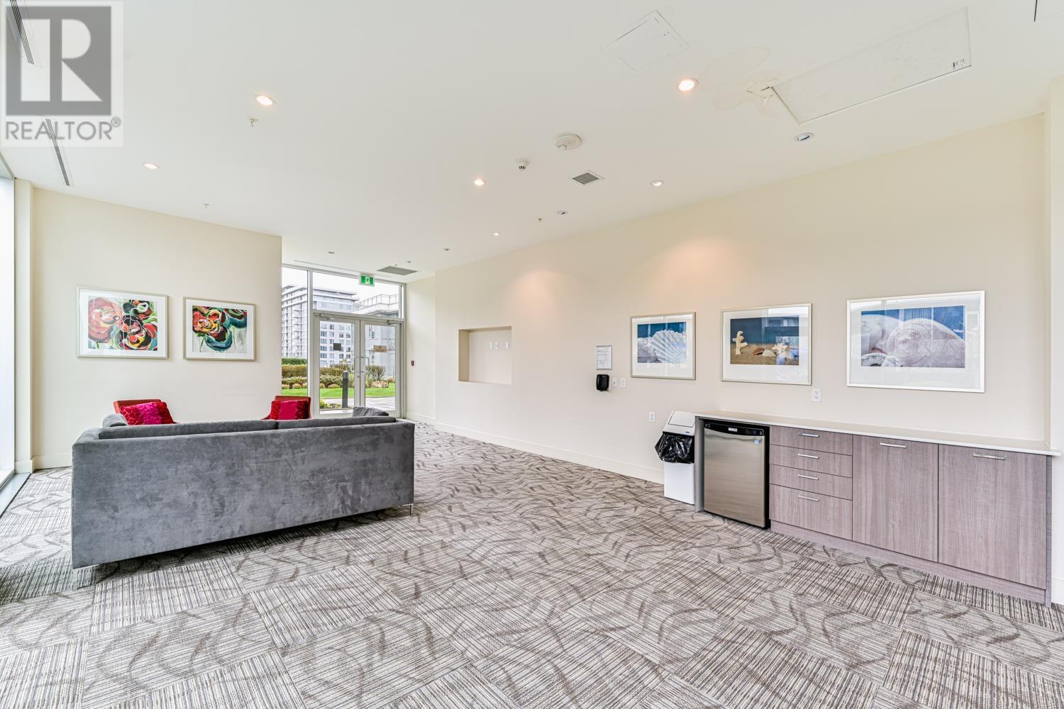 Listing Picture 24 of 28 : 515 8677 CAPSTAN WAY, Richmond / 烈治文 - 魯藝地產 Yvonne Lu Group - MLS Medallion Club Member