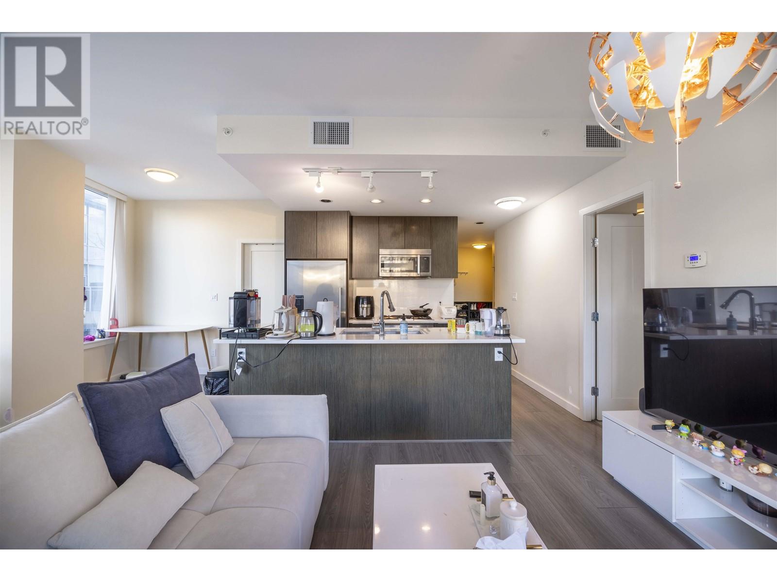 Listing Picture 13 of 28 : 515 8677 CAPSTAN WAY, Richmond / 烈治文 - 魯藝地產 Yvonne Lu Group - MLS Medallion Club Member