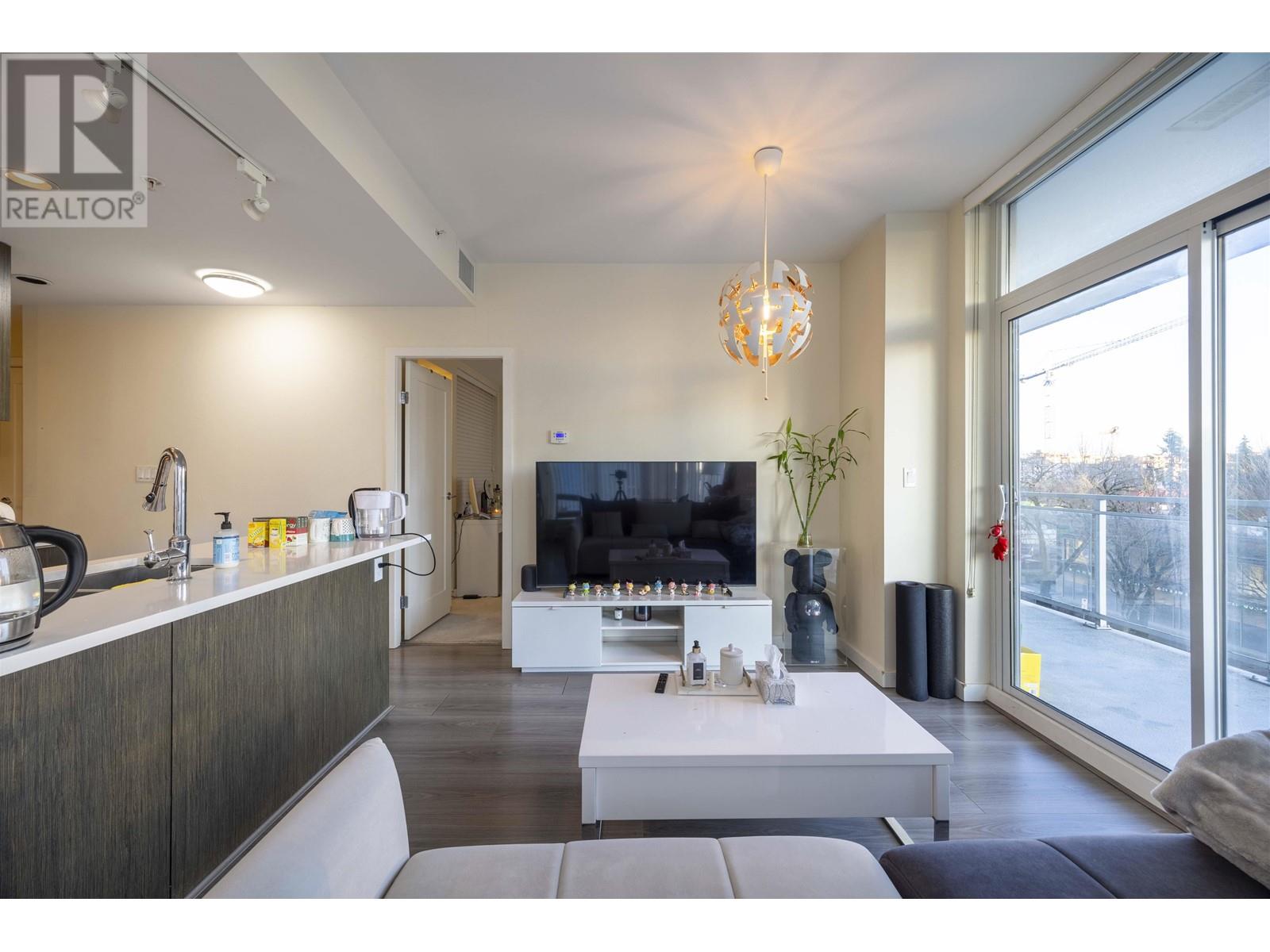 Listing Picture 7 of 28 : 515 8677 CAPSTAN WAY, Richmond / 烈治文 - 魯藝地產 Yvonne Lu Group - MLS Medallion Club Member