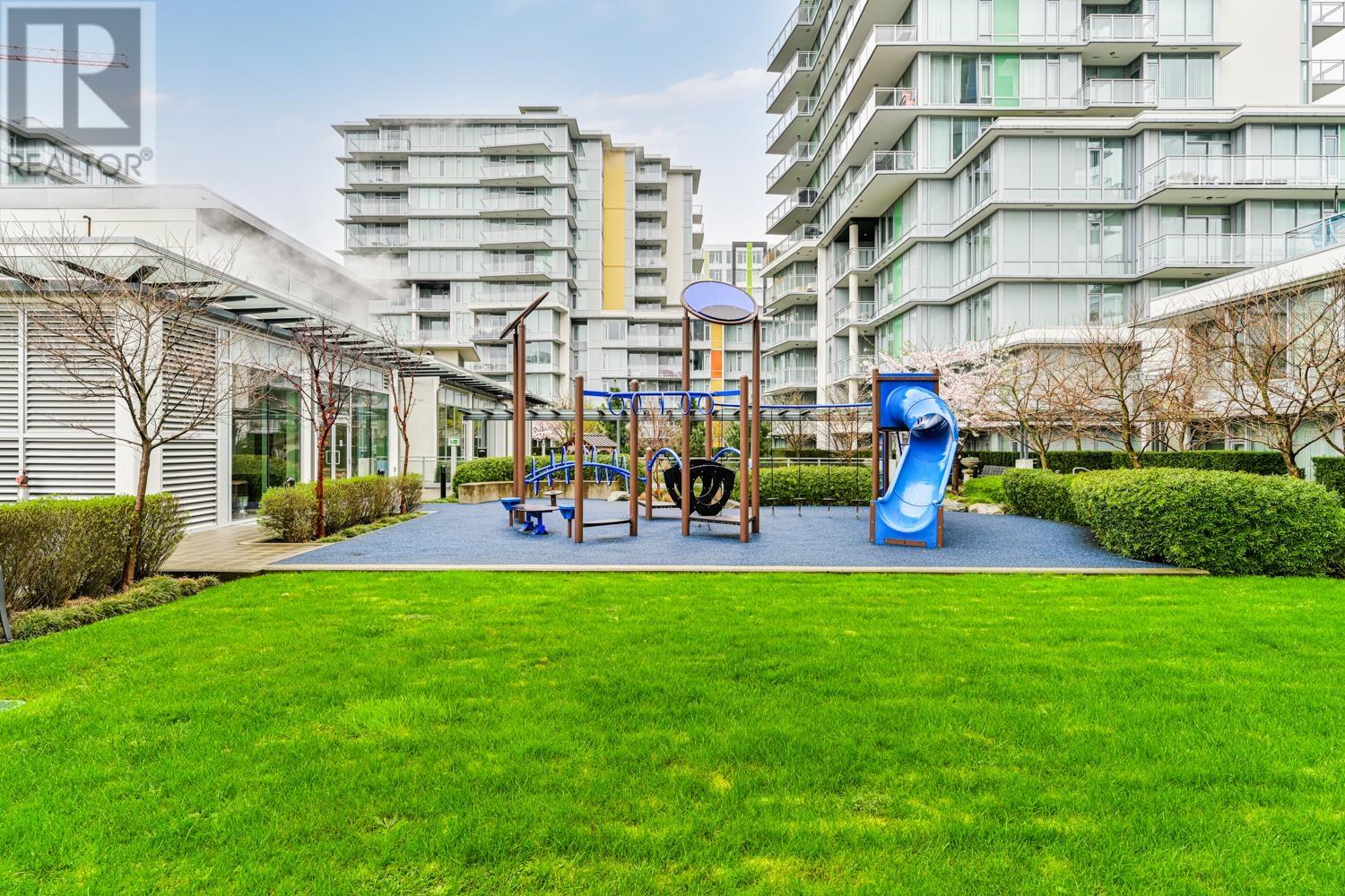 Listing Picture 21 of 28 : 515 8677 CAPSTAN WAY, Richmond / 烈治文 - 魯藝地產 Yvonne Lu Group - MLS Medallion Club Member