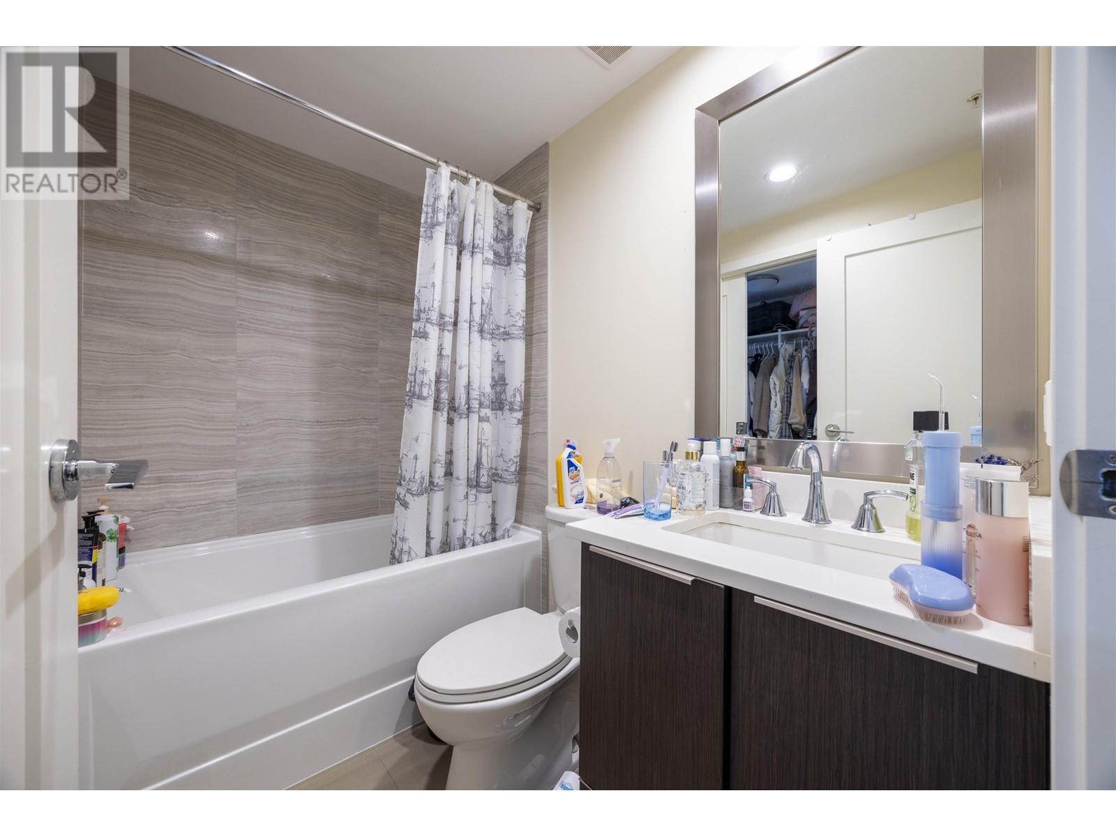 Listing Picture 6 of 28 : 515 8677 CAPSTAN WAY, Richmond / 烈治文 - 魯藝地產 Yvonne Lu Group - MLS Medallion Club Member