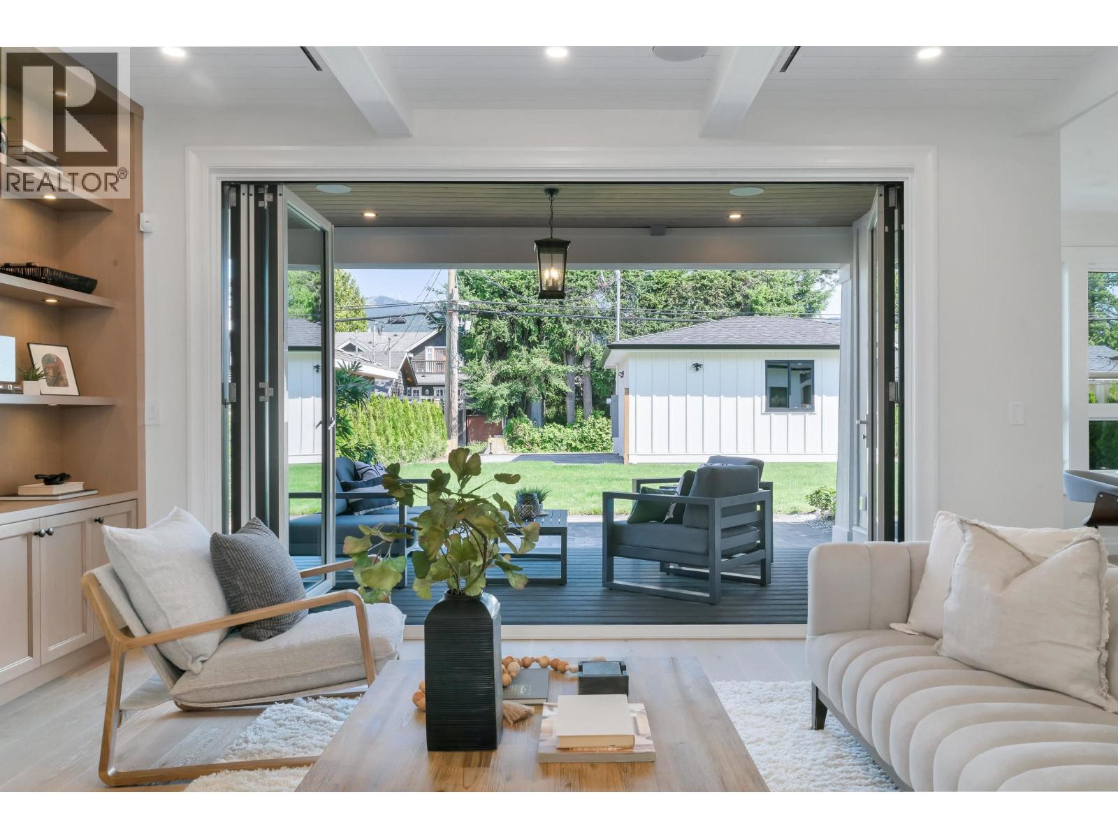 780 E 10th Street, North Vancouver, British Columbia  V7L 2G1 - Photo 10 - R2958686