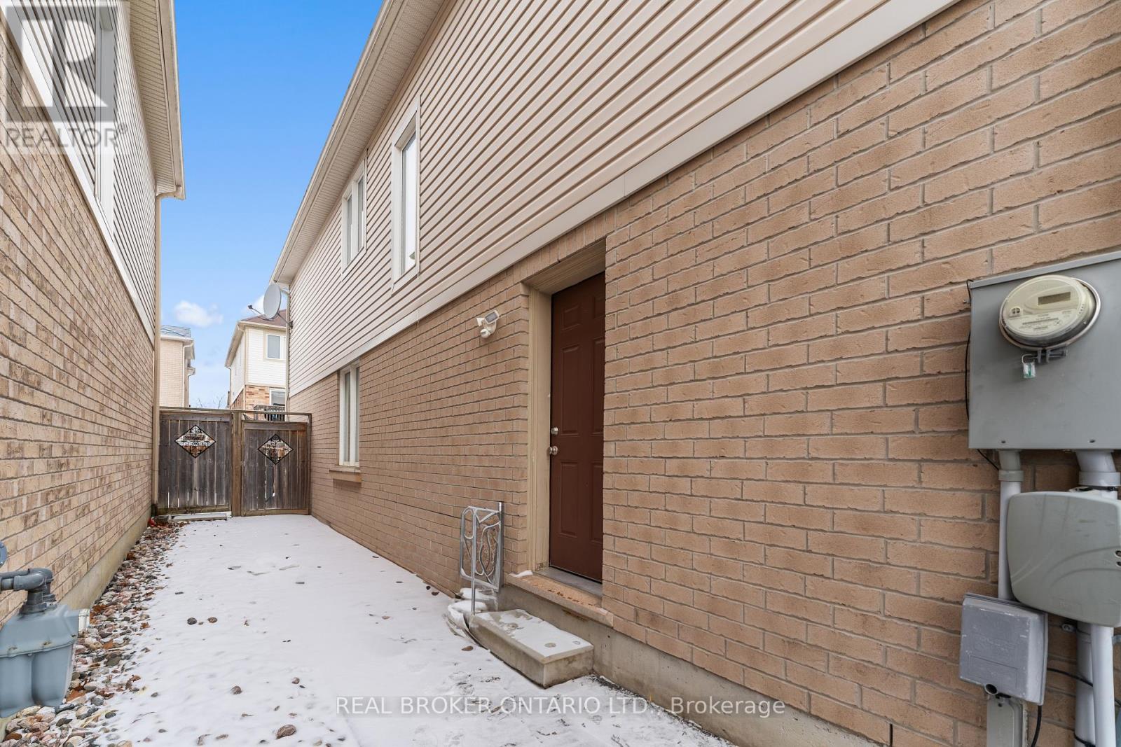 1718 Kalmar Bsmt Avenue, Pickering (Duffin Heights), Ontario  L1X 0B3 - Photo 2 - E11936424