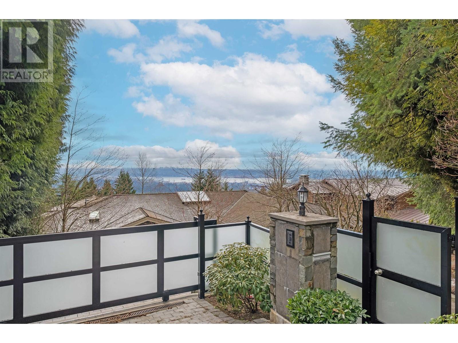 Property at 1039 MILLSTREAM ROAD image 3