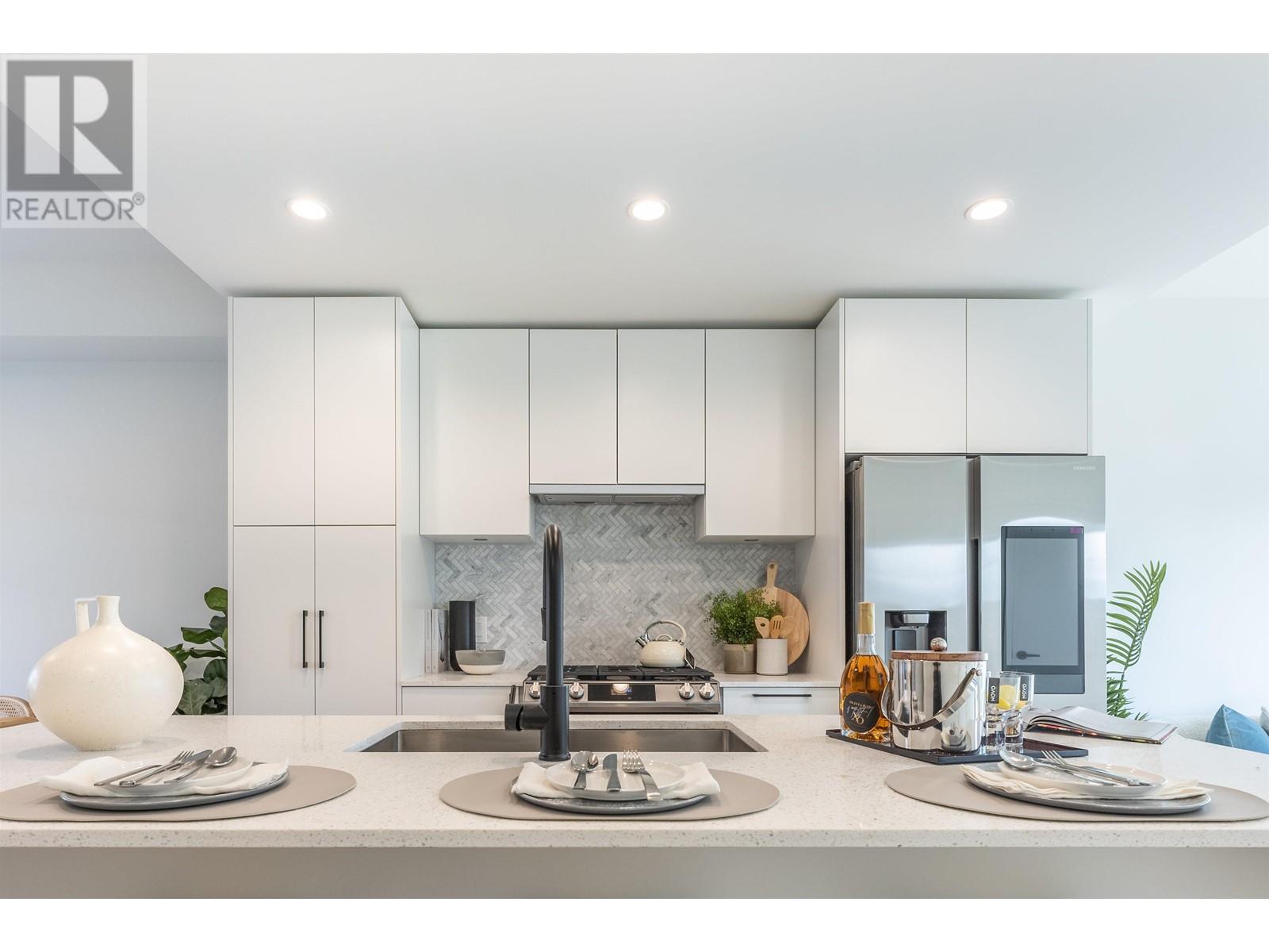 151 555 E 2nd Street, North Vancouver, British Columbia  V7L 1E1 - Photo 3 - R2959243