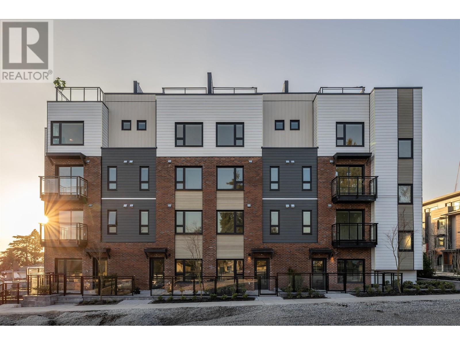 244 545 E 2nd Street, North Vancouver, British Columbia V7L 1E1 - Photo 1 - R2959246