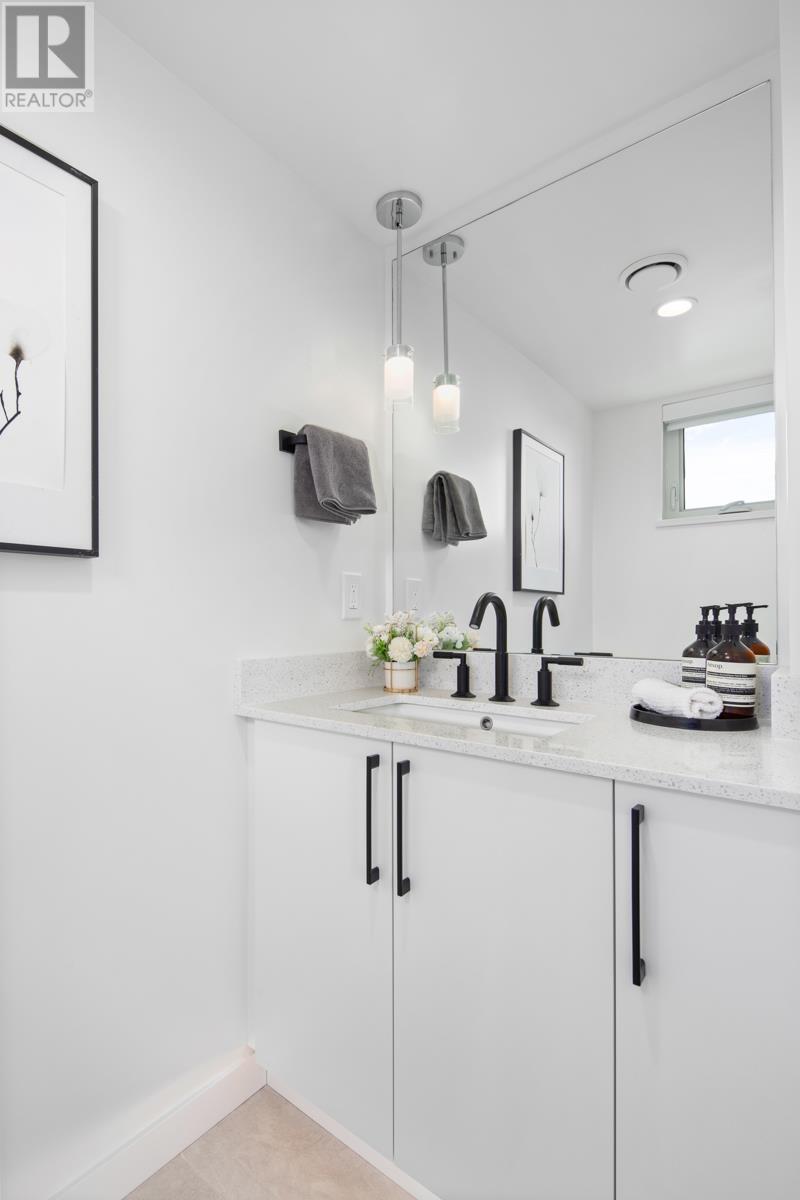 353 555 E 2nd Street, North Vancouver, British Columbia  V7L 1E1 - Photo 11 - R2959254