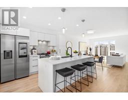 353 555 E 2ND STREET, North Vancouver, British Columbia