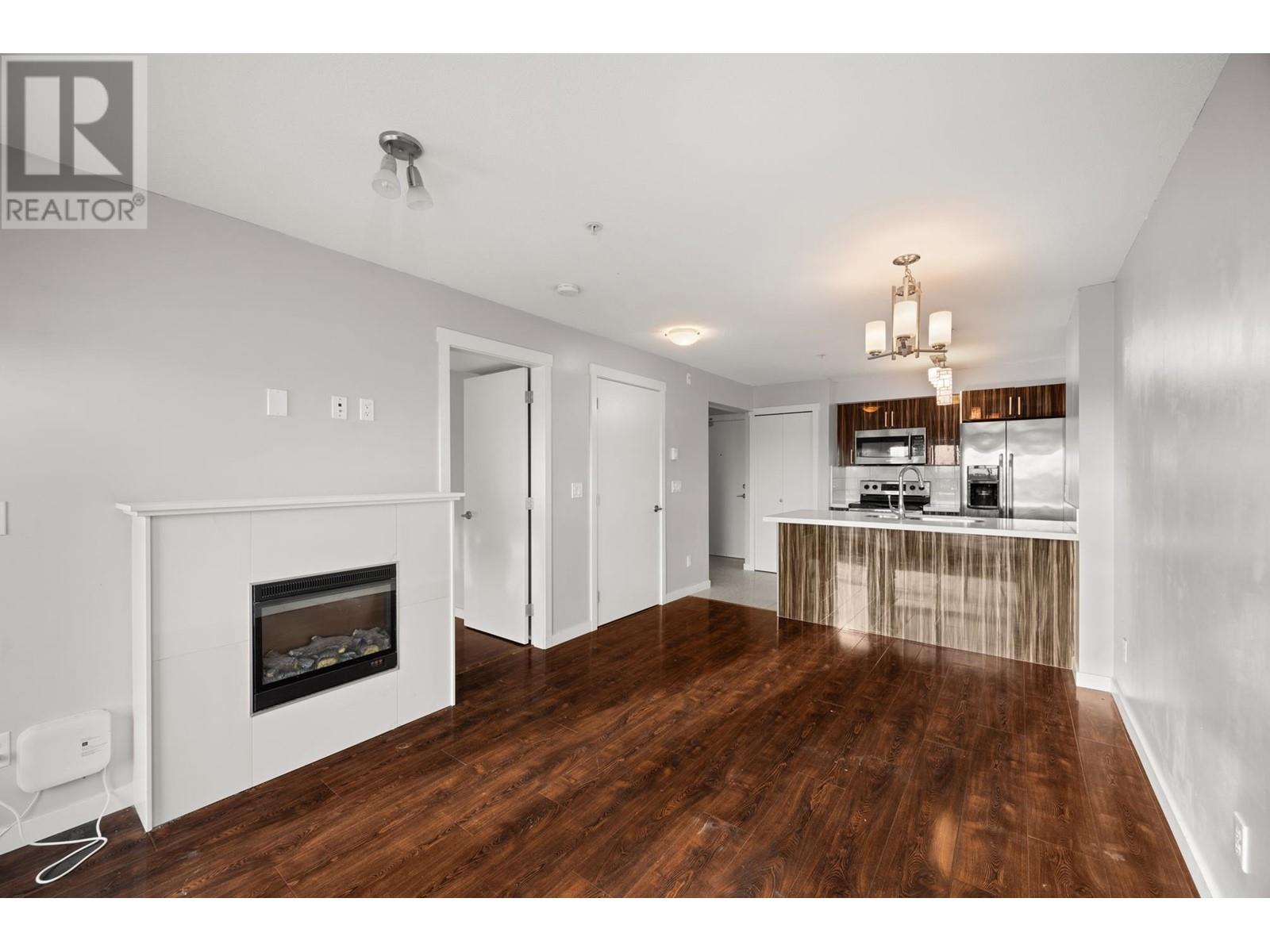503 22318 Lougheed Highway, Maple Ridge, British Columbia  V2X 2T4 - Photo 1 - R2959279