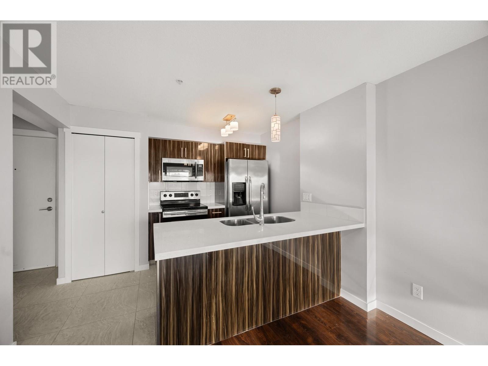 503 22318 Lougheed Highway, Maple Ridge, British Columbia  V2X 2T4 - Photo 2 - R2959279