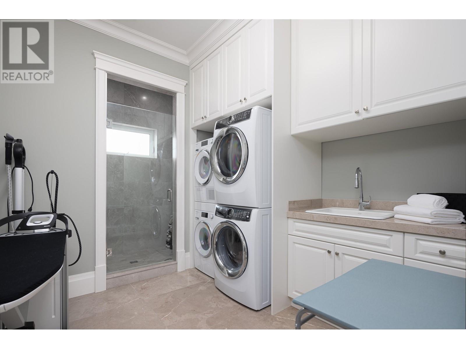 Listing Picture 14 of 28 : 10500 WESTMINSTER HIGHWAY, Richmond / 烈治文 - 魯藝地產 Yvonne Lu Group - MLS Medallion Club Member