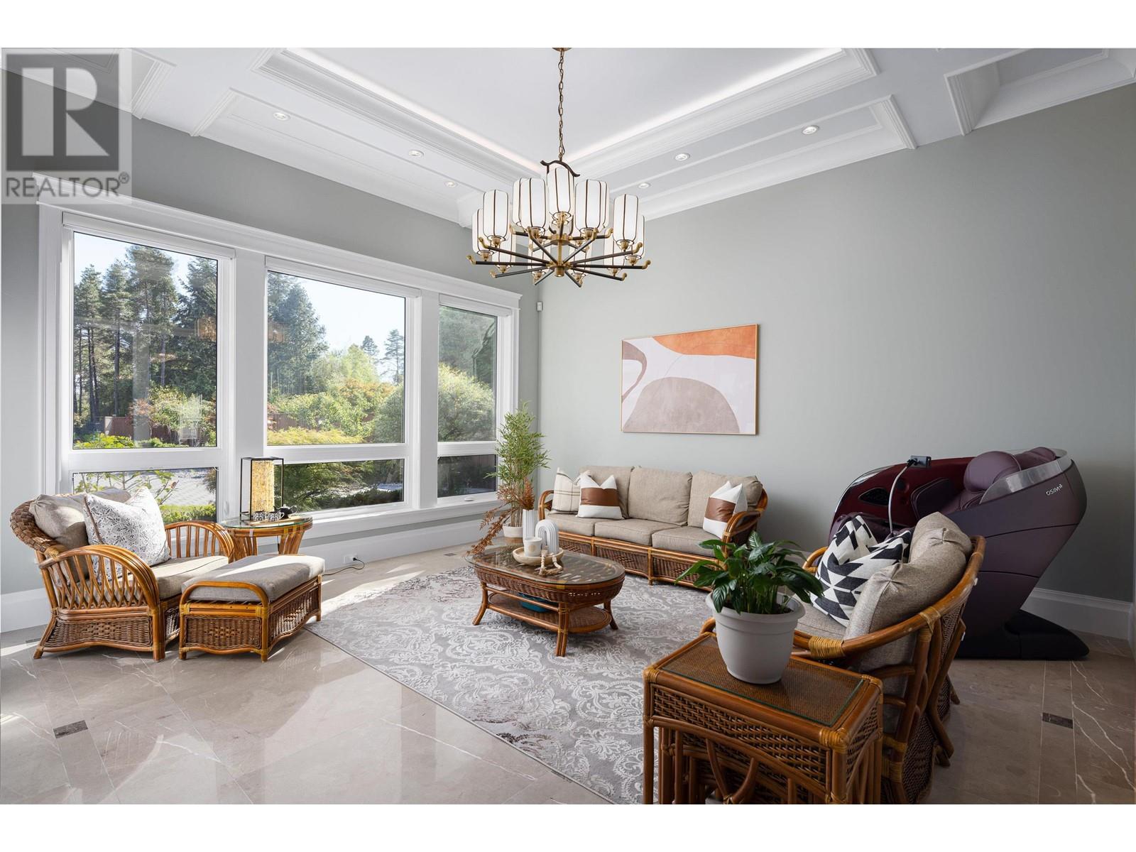 Listing Picture 15 of 28 : 10500 WESTMINSTER HIGHWAY, Richmond / 烈治文 - 魯藝地產 Yvonne Lu Group - MLS Medallion Club Member