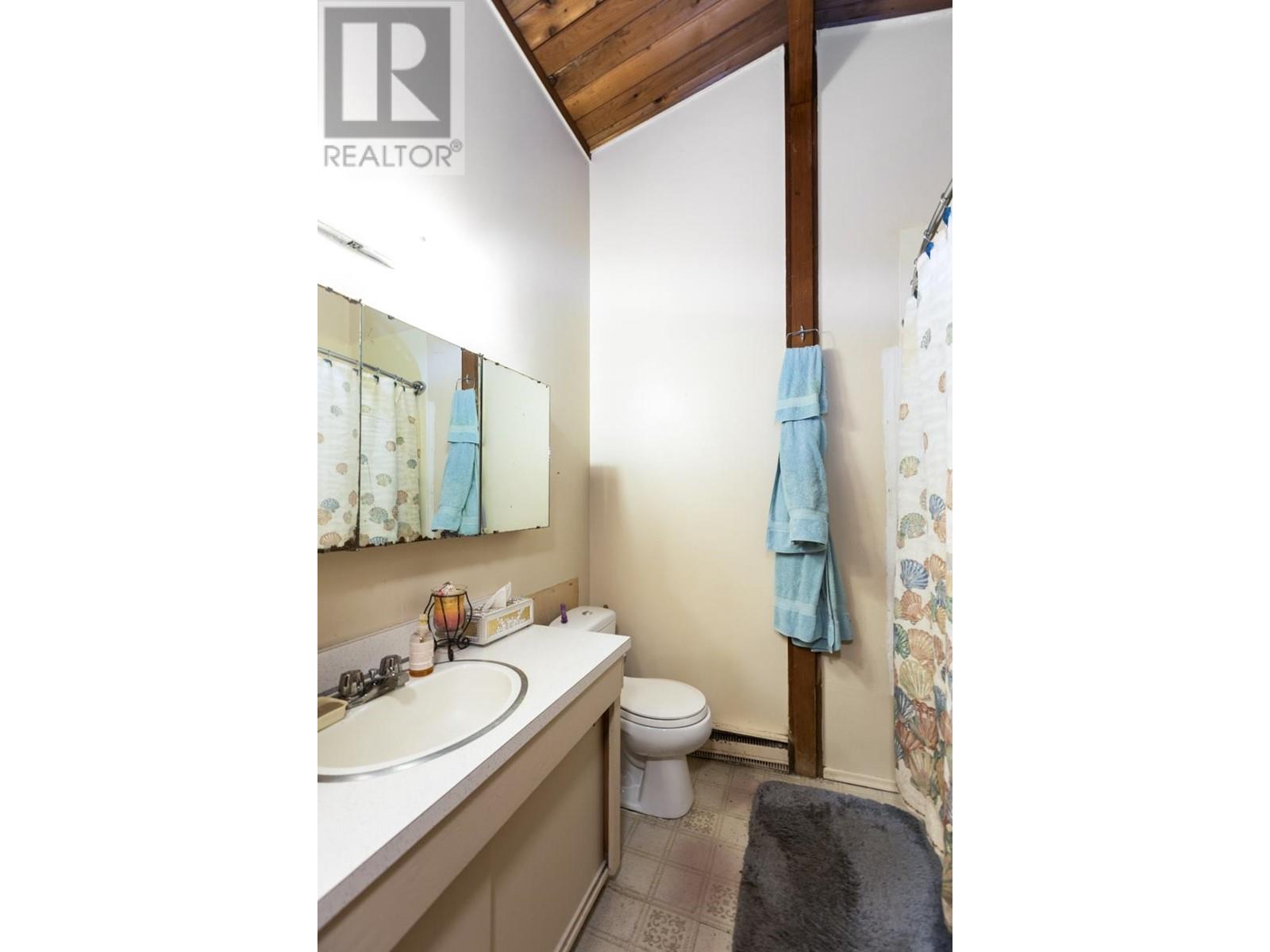 5672 Indian River Drive, North Vancouver, British Columbia  V7G 2T8 - Photo 23 - R2959267