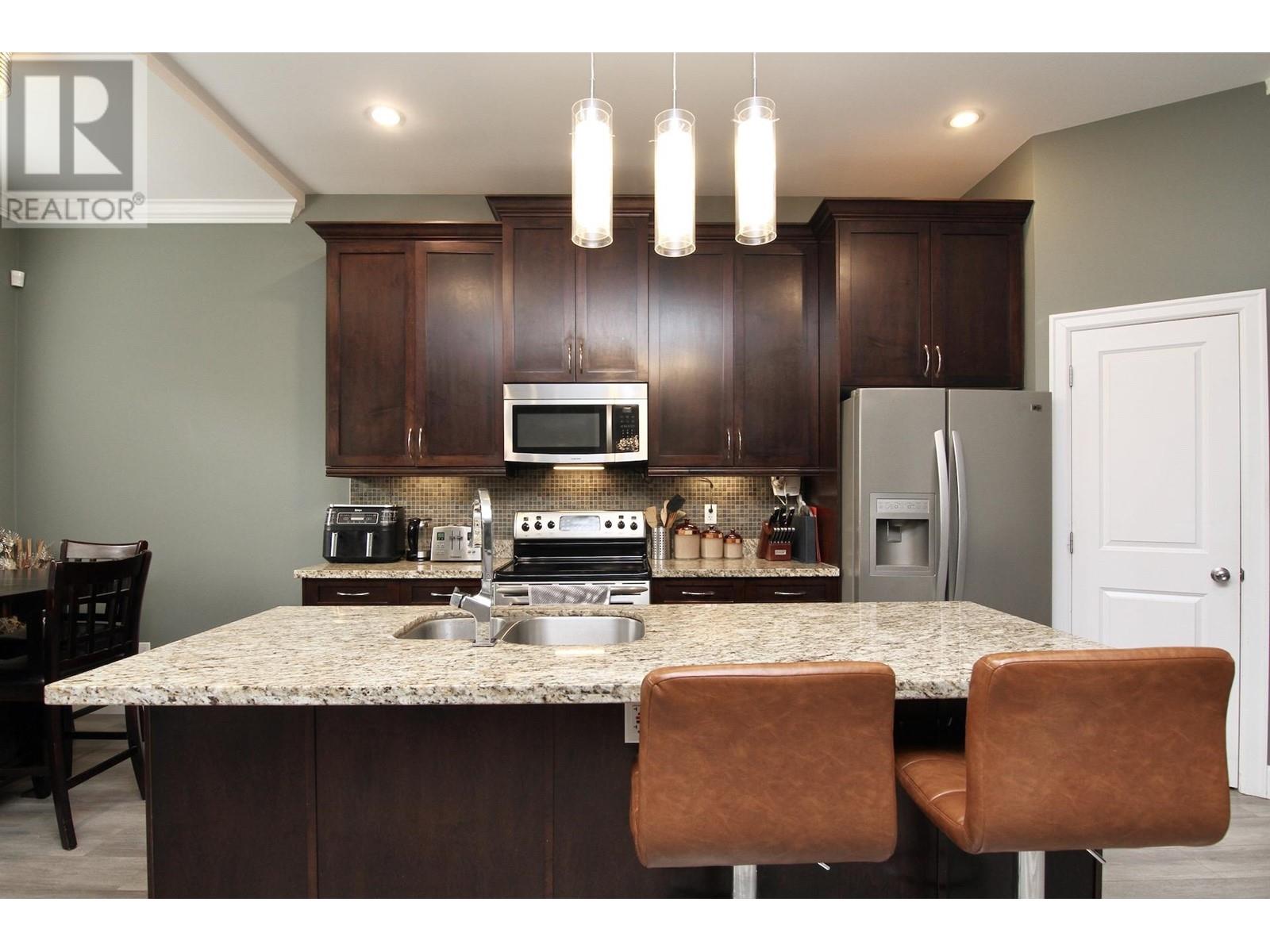 24222 104 Avenue, Maple Ridge, British Columbia V2W 0E4 - Photo 3 - R2959045