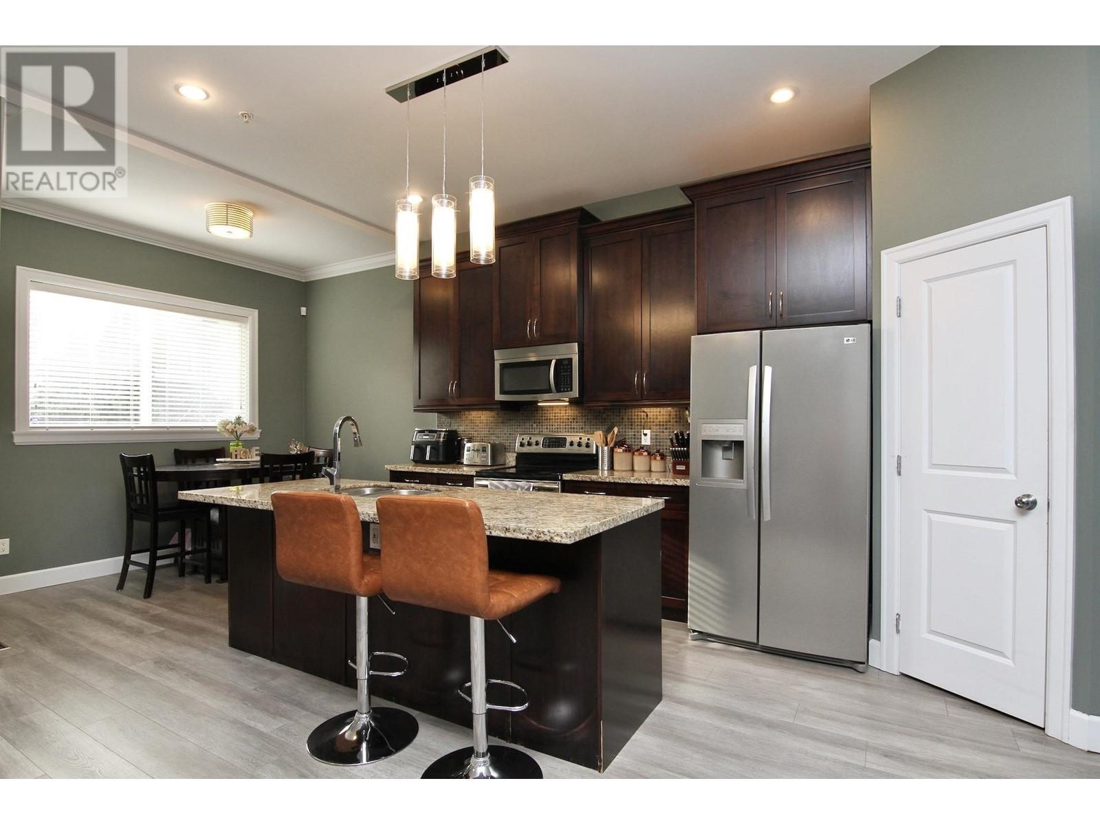 24222 104 Avenue, Maple Ridge, British Columbia V2W 0E4 - Photo 2 - R2959045