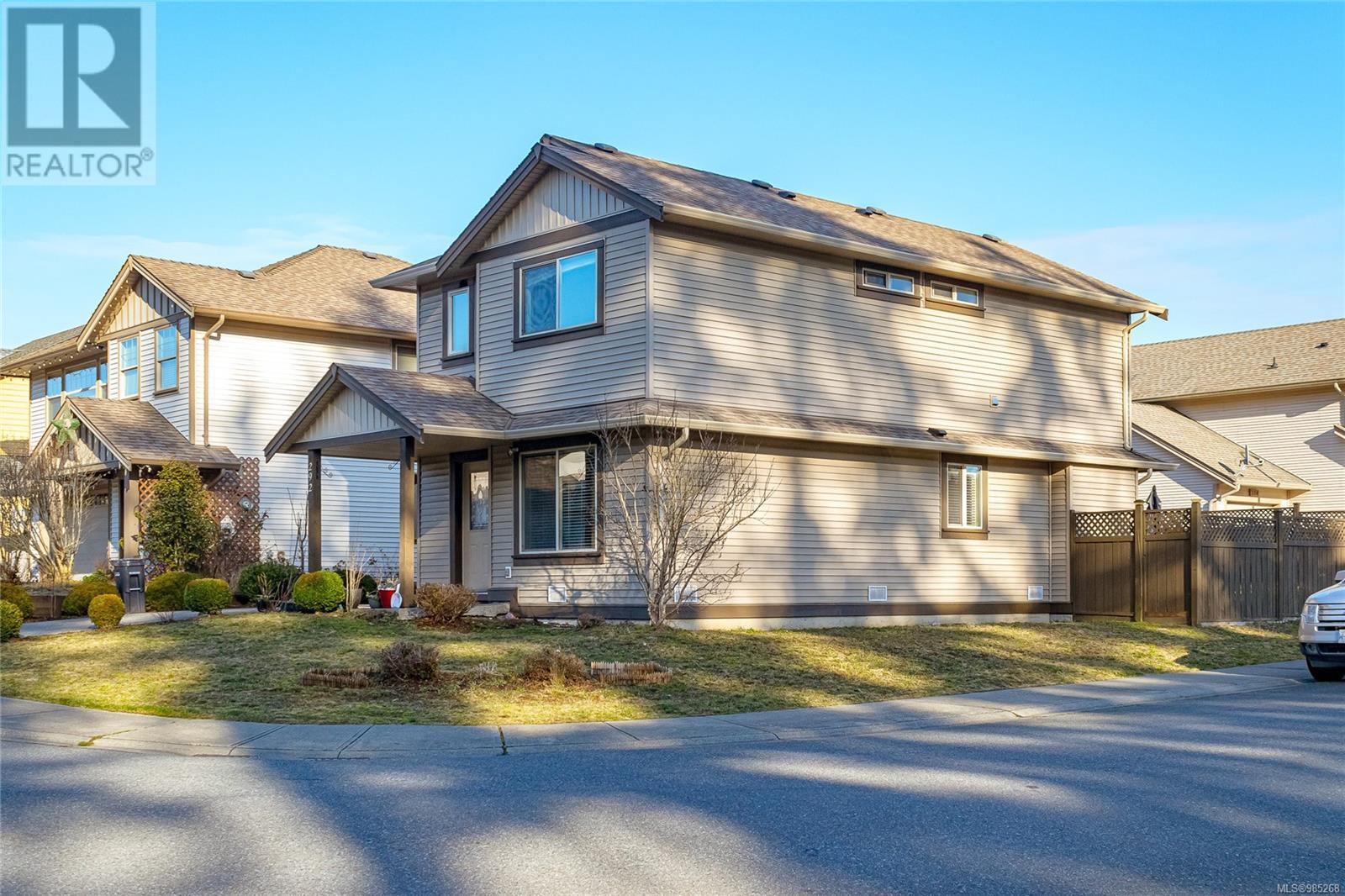 Property at 292 Applegreen Ave image 2