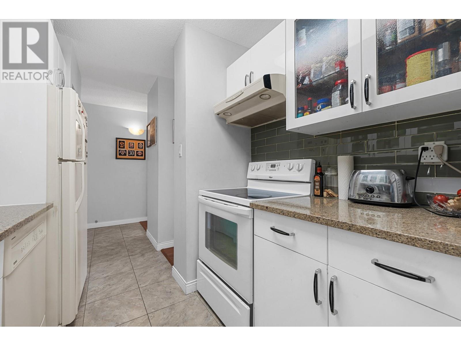 312 10160 Ryan Road, Richmond, British Columbia  V7A 4P9 - Photo 3 - R2959226