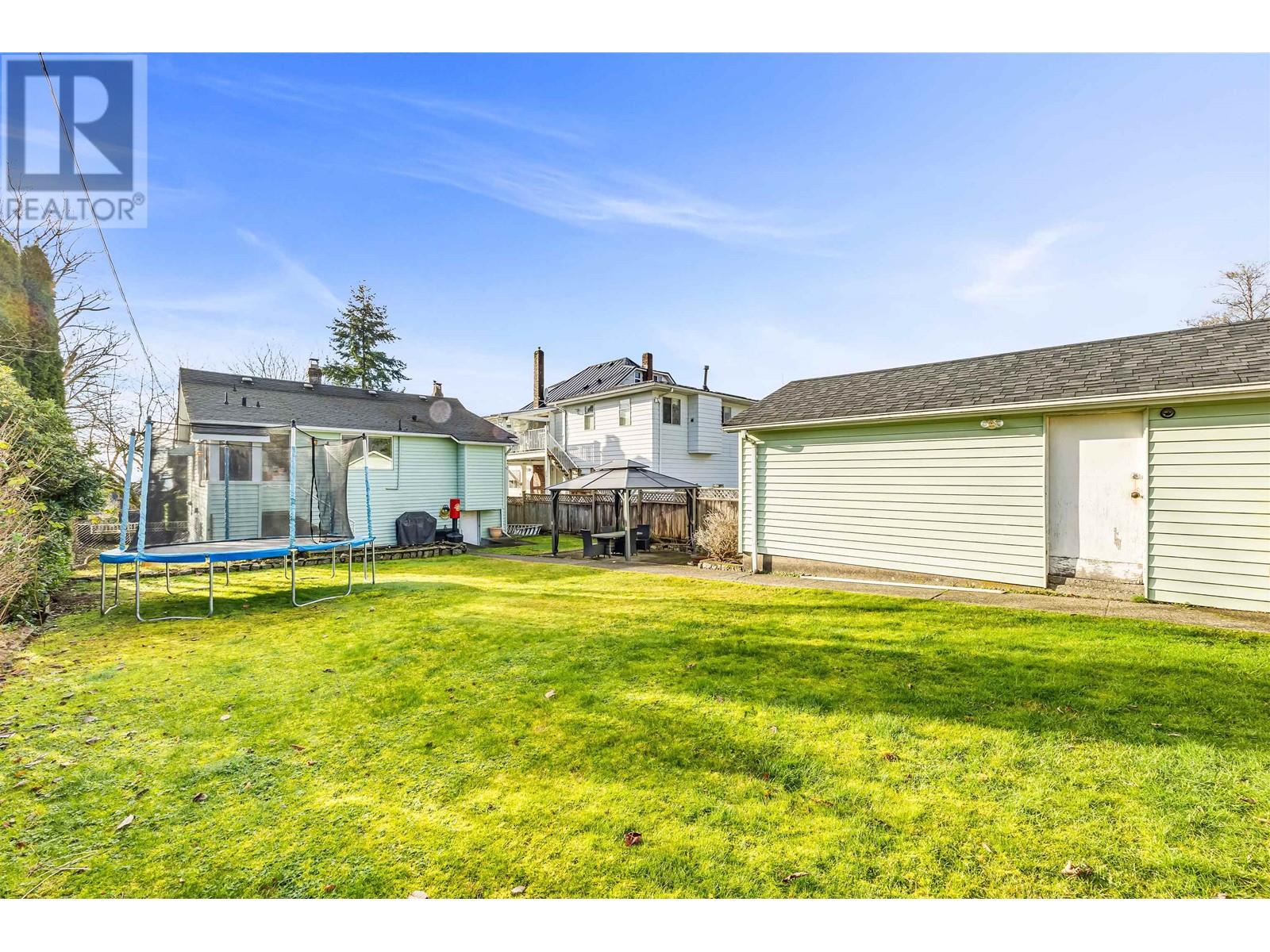 420 Lyon Place, North Vancouver, British Columbia  V7L 1Y5 - Photo 12 - R2959151