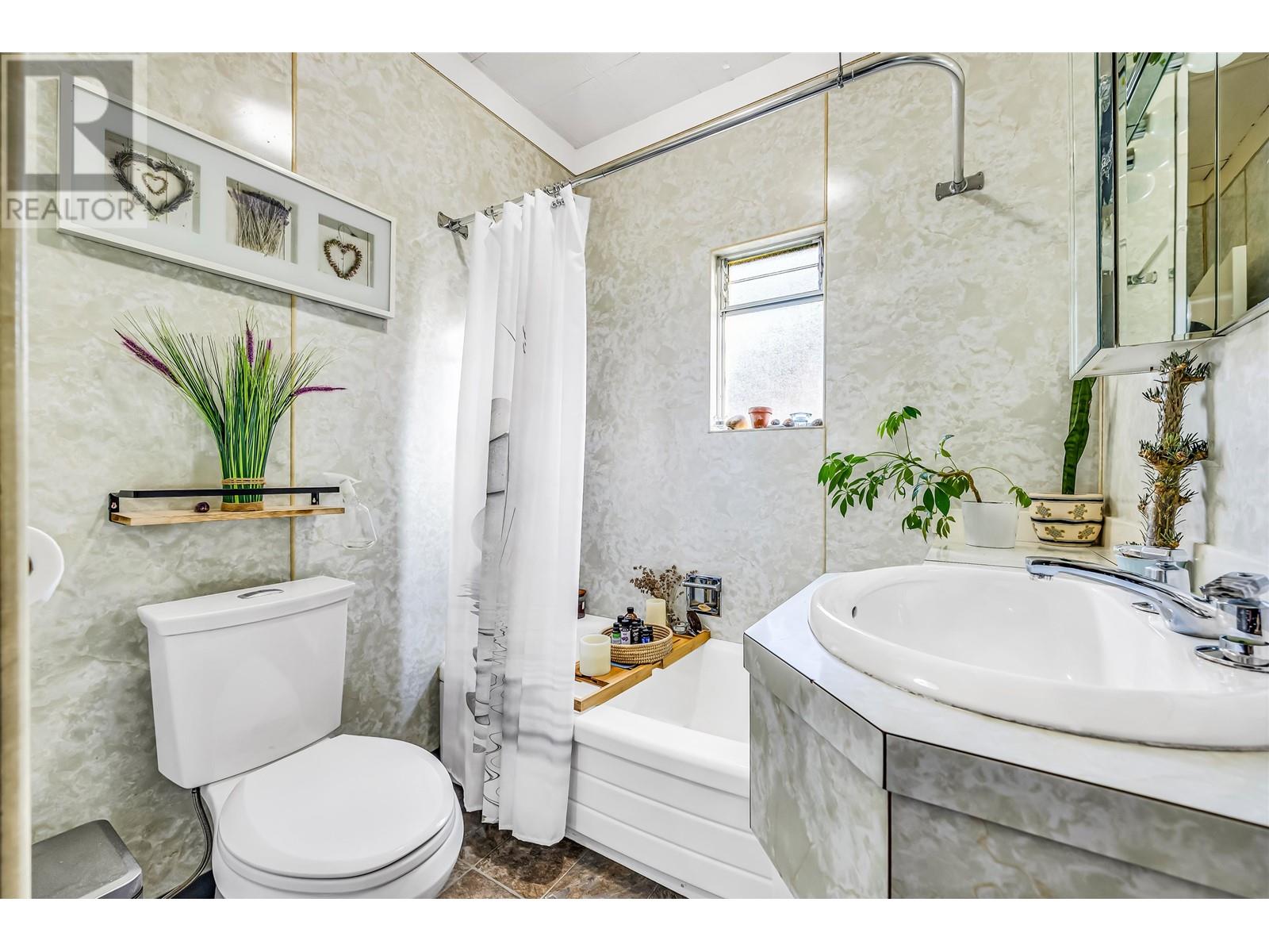 420 Lyon Place, North Vancouver, British Columbia  V7L 1Y5 - Photo 22 - R2959151