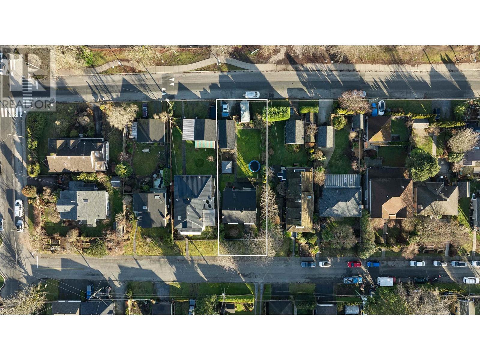 420 Lyon Place, North Vancouver, British Columbia  V7L 1Y5 - Photo 6 - R2959151