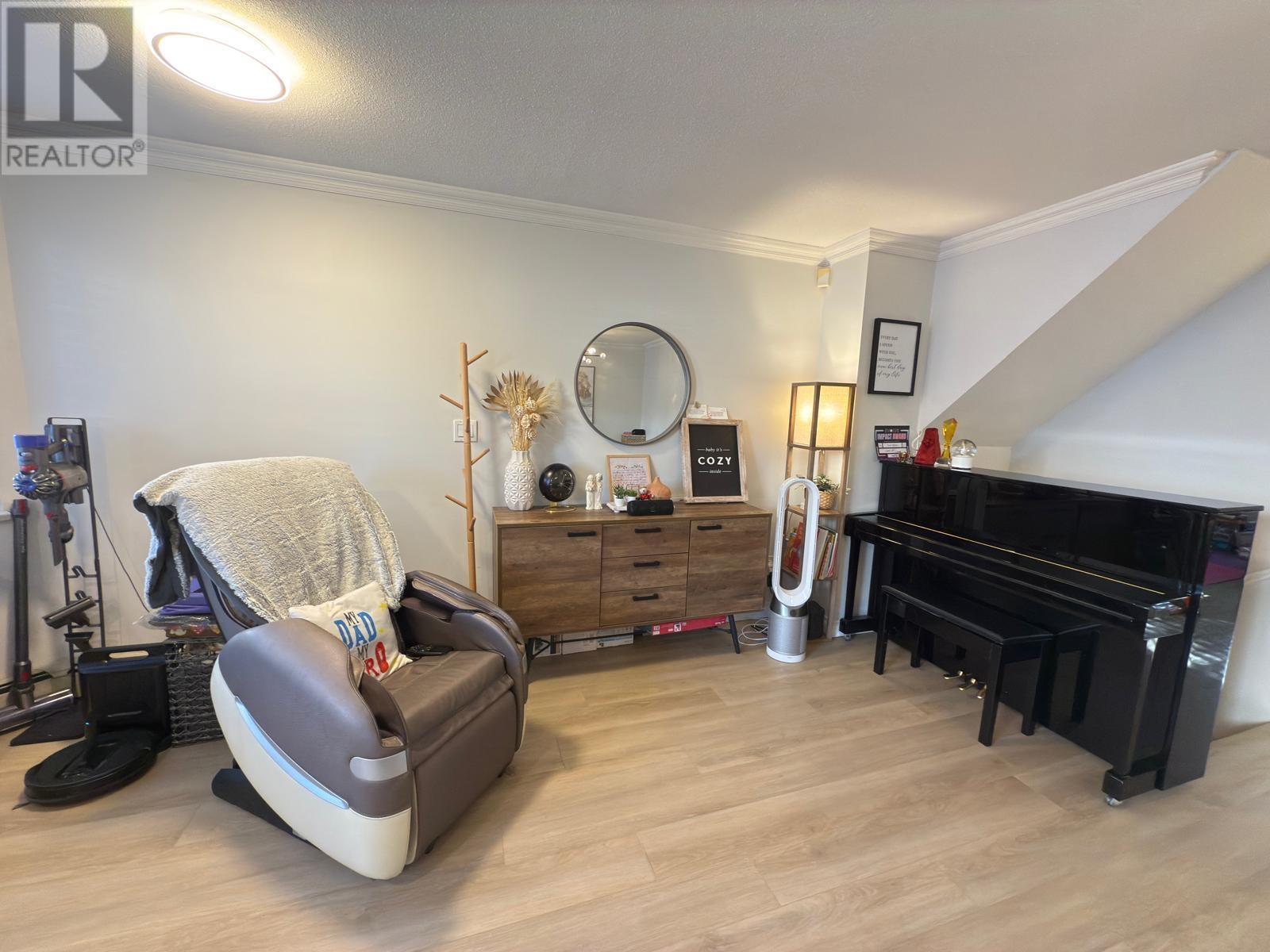 Listing Picture 5 of 27 : 17 8700 BENNETT ROAD, Richmond / 烈治文 - 魯藝地產 Yvonne Lu Group - MLS Medallion Club Member