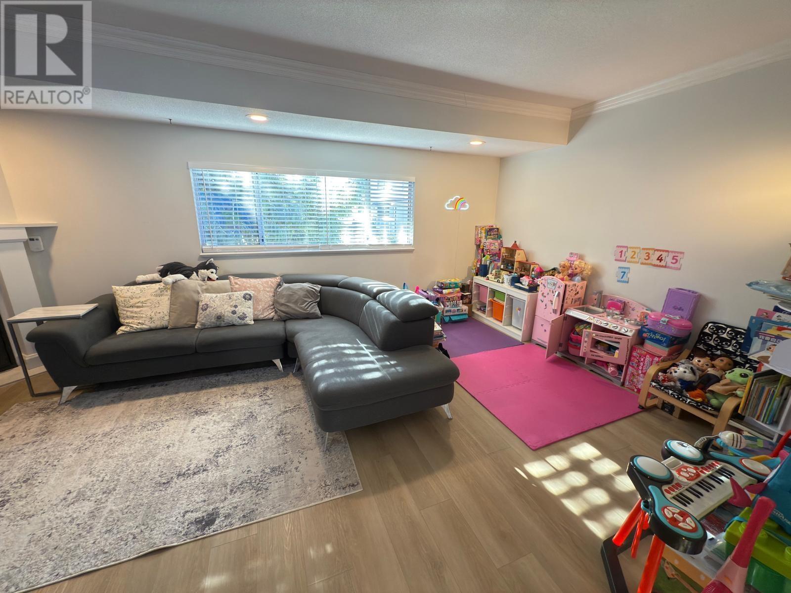 Listing Picture 6 of 27 : 17 8700 BENNETT ROAD, Richmond / 烈治文 - 魯藝地產 Yvonne Lu Group - MLS Medallion Club Member