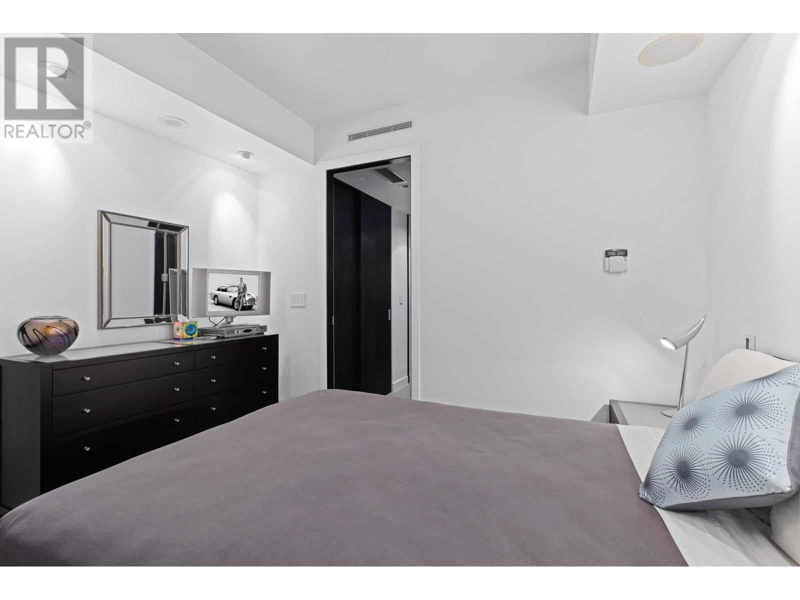 Listing Picture 24 of 40 : 2903 1077 W CORDOVA STREET, Vancouver / 溫哥華 - 魯藝地產 Yvonne Lu Group - MLS Medallion Club Member