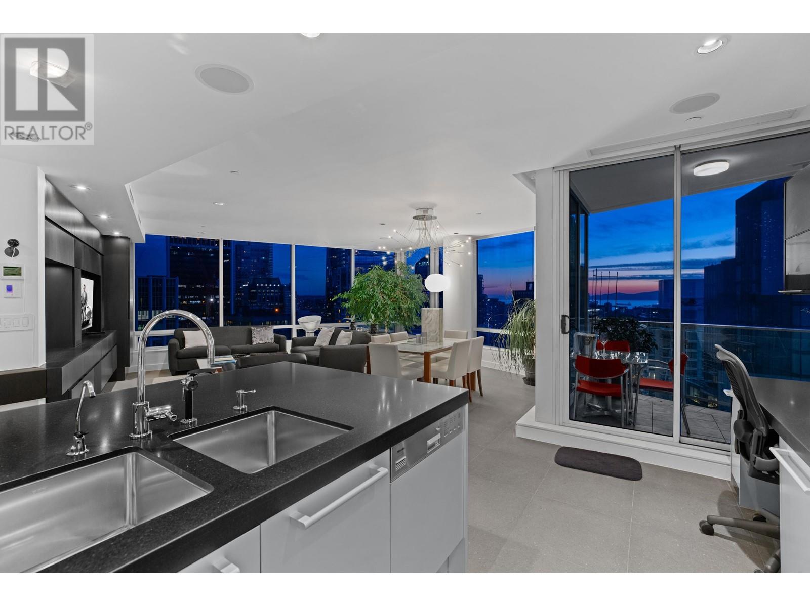 Listing Picture 10 of 40 : 2903 1077 W CORDOVA STREET, Vancouver / 溫哥華 - 魯藝地產 Yvonne Lu Group - MLS Medallion Club Member