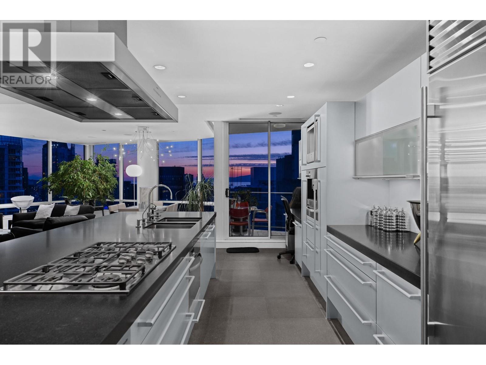 Listing Picture 6 of 40 : 2903 1077 W CORDOVA STREET, Vancouver / 溫哥華 - 魯藝地產 Yvonne Lu Group - MLS Medallion Club Member