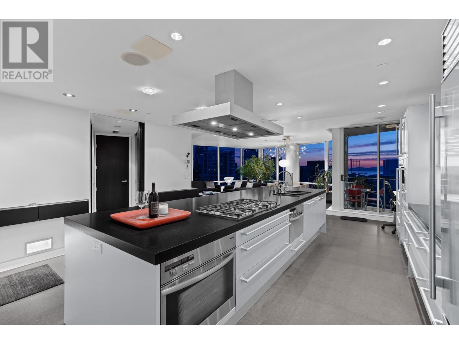 Listing Picture 9 of 40 : 2903 1077 W CORDOVA STREET, Vancouver / 溫哥華 - 魯藝地產 Yvonne Lu Group - MLS Medallion Club Member