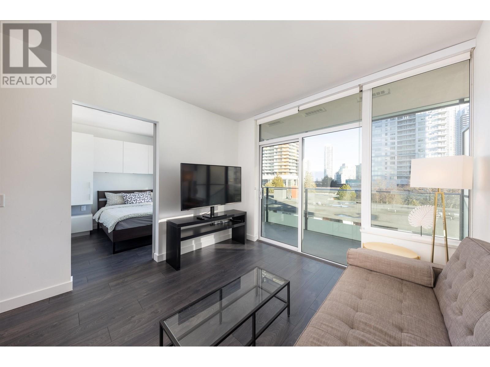 Listing Picture 7 of 18 : 510 6463 SILVER AVENUE, Burnaby / 本拿比 - 魯藝地產 Yvonne Lu Group - MLS Medallion Club Member