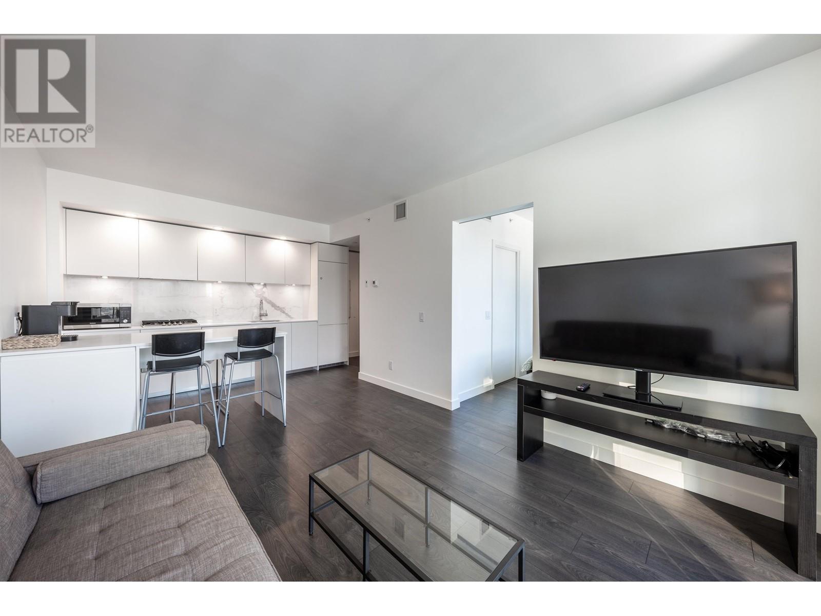 Listing Picture 4 of 18 : 510 6463 SILVER AVENUE, Burnaby / 本拿比 - 魯藝地產 Yvonne Lu Group - MLS Medallion Club Member