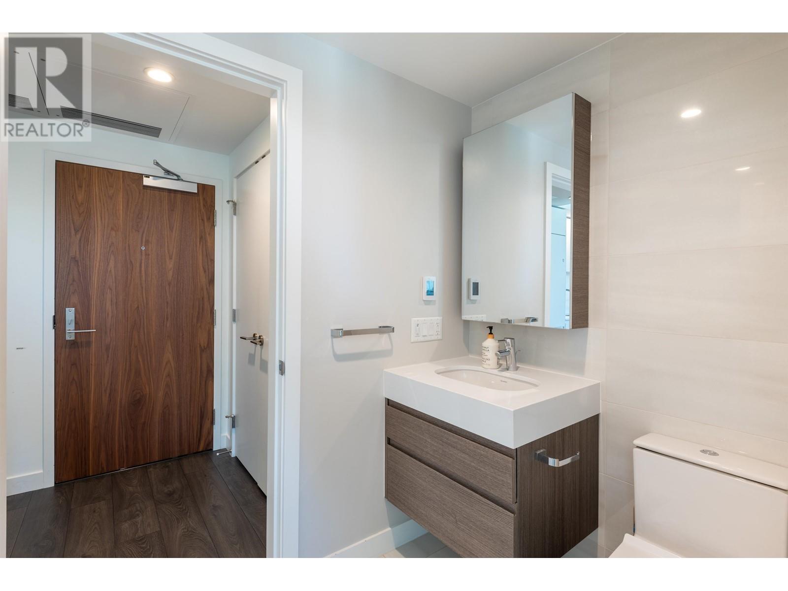 Listing Picture 13 of 18 : 510 6463 SILVER AVENUE, Burnaby / 本拿比 - 魯藝地產 Yvonne Lu Group - MLS Medallion Club Member
