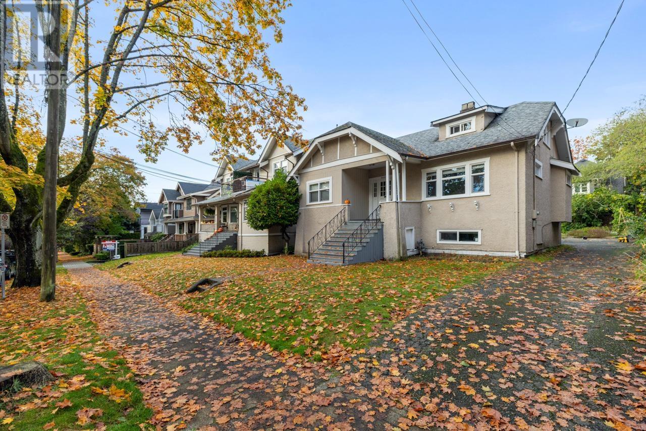 2325 W 8TH AVENUE, Vancouver