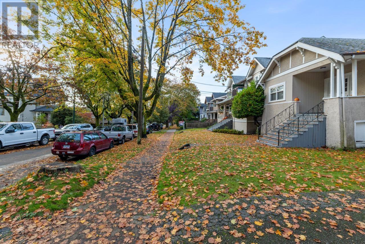 Listing Picture 4 of 4 : 2325 W 8TH AVENUE, Vancouver / 溫哥華 - 魯藝地產 Yvonne Lu Group - MLS Medallion Club Member