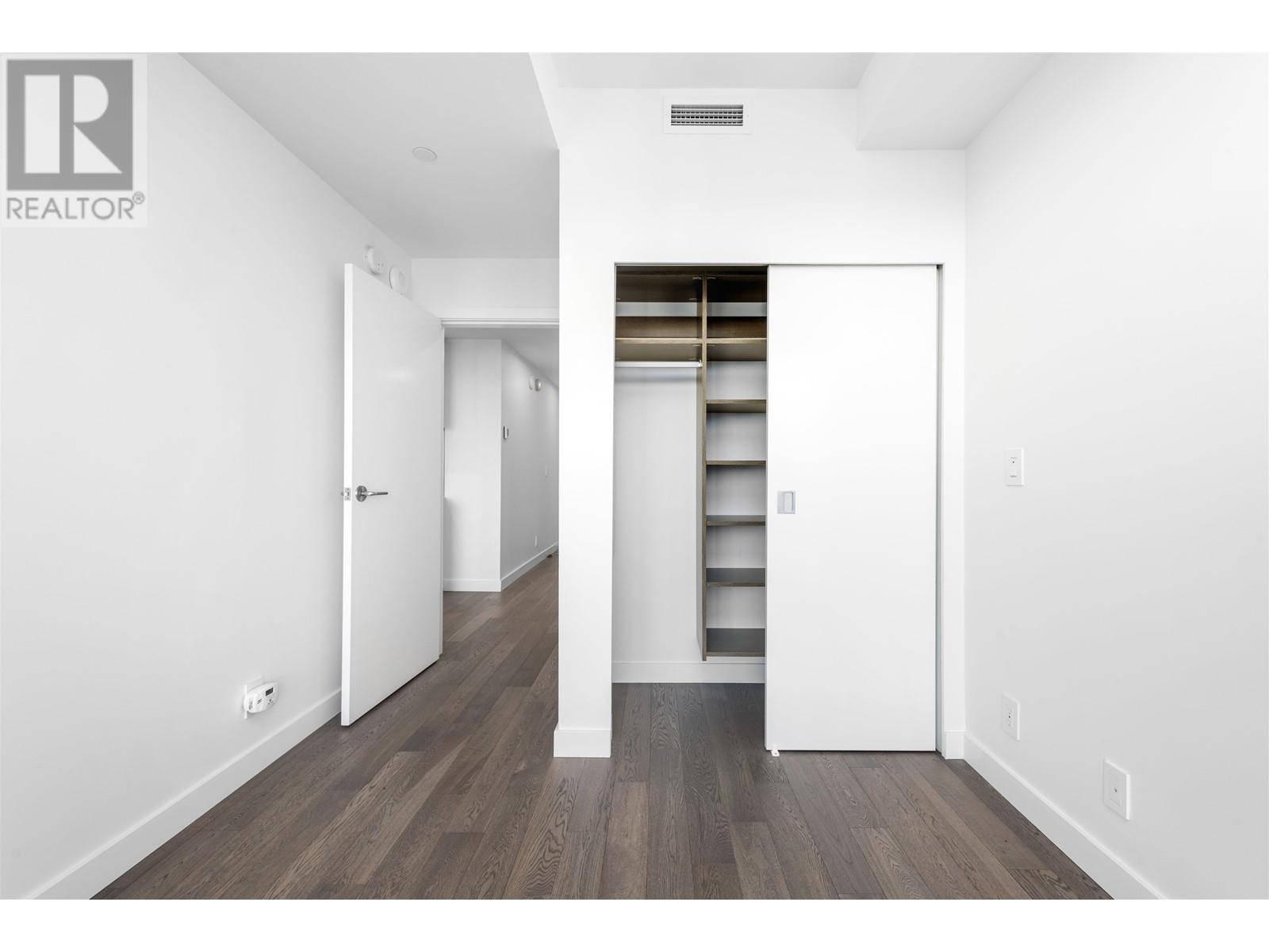 Listing Picture 21 of 33 : 3209 1480 HOWE STREET, Vancouver / 溫哥華 - 魯藝地產 Yvonne Lu Group - MLS Medallion Club Member