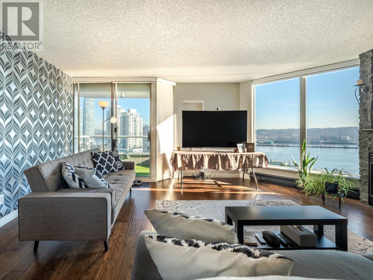 1701 1135 Quayside Drive, New Westminster, British Columbia V3M 6J4 - Photo 1 - R2959367