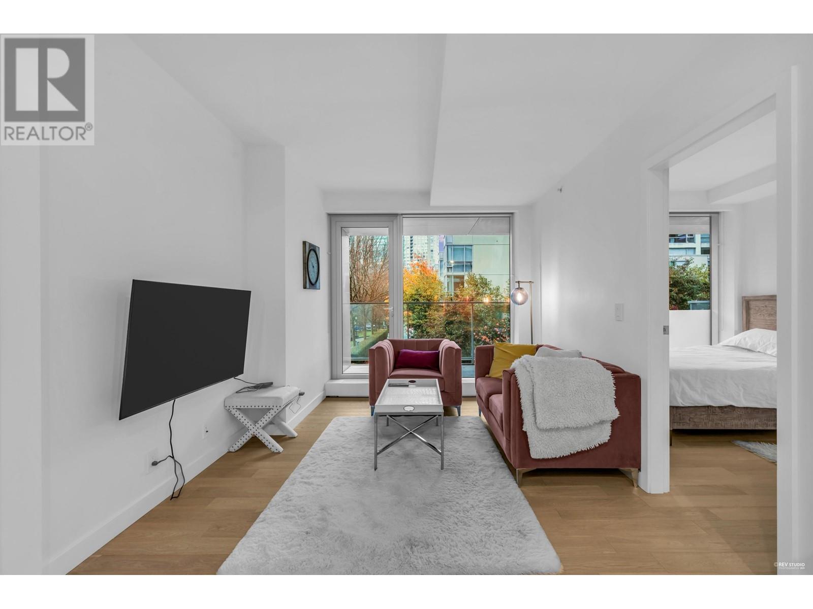 302 1480 Howe Street, Vancouver, British Columbia  V6Z 0G5 - Photo 1 - R2959369