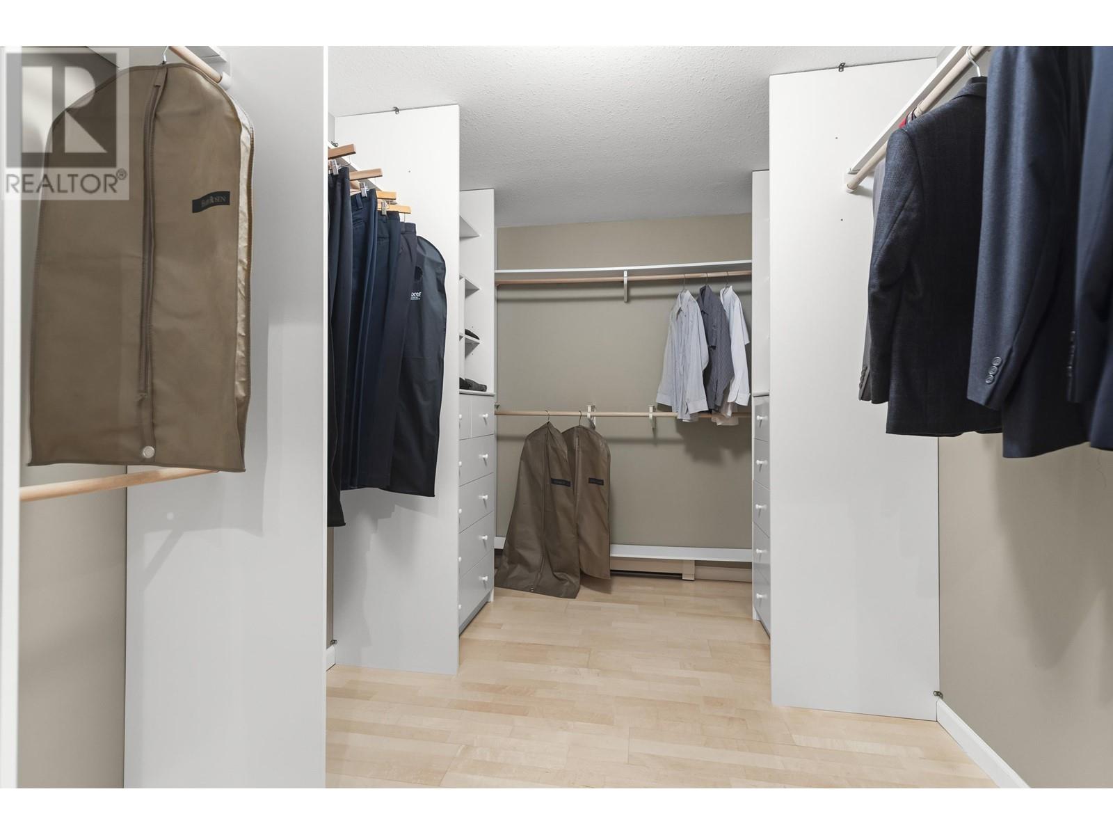 Listing Picture 34 of 40 : 1845 W 62 AVENUE, Vancouver / 溫哥華 - 魯藝地產 Yvonne Lu Group - MLS Medallion Club Member